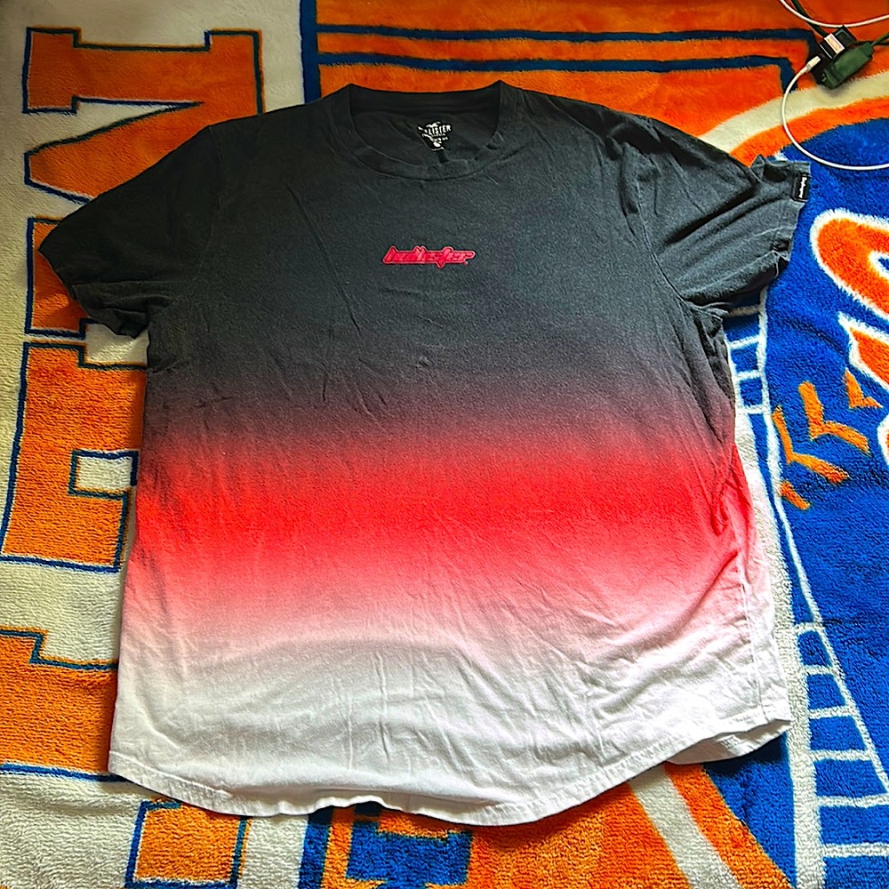 Hollister curved hem tee xl